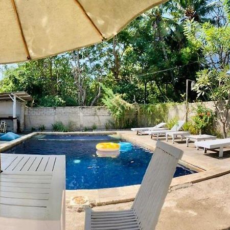 Santai Bungalow Τζίλι Τραγουανγκάν Εξωτερικό φωτογραφία