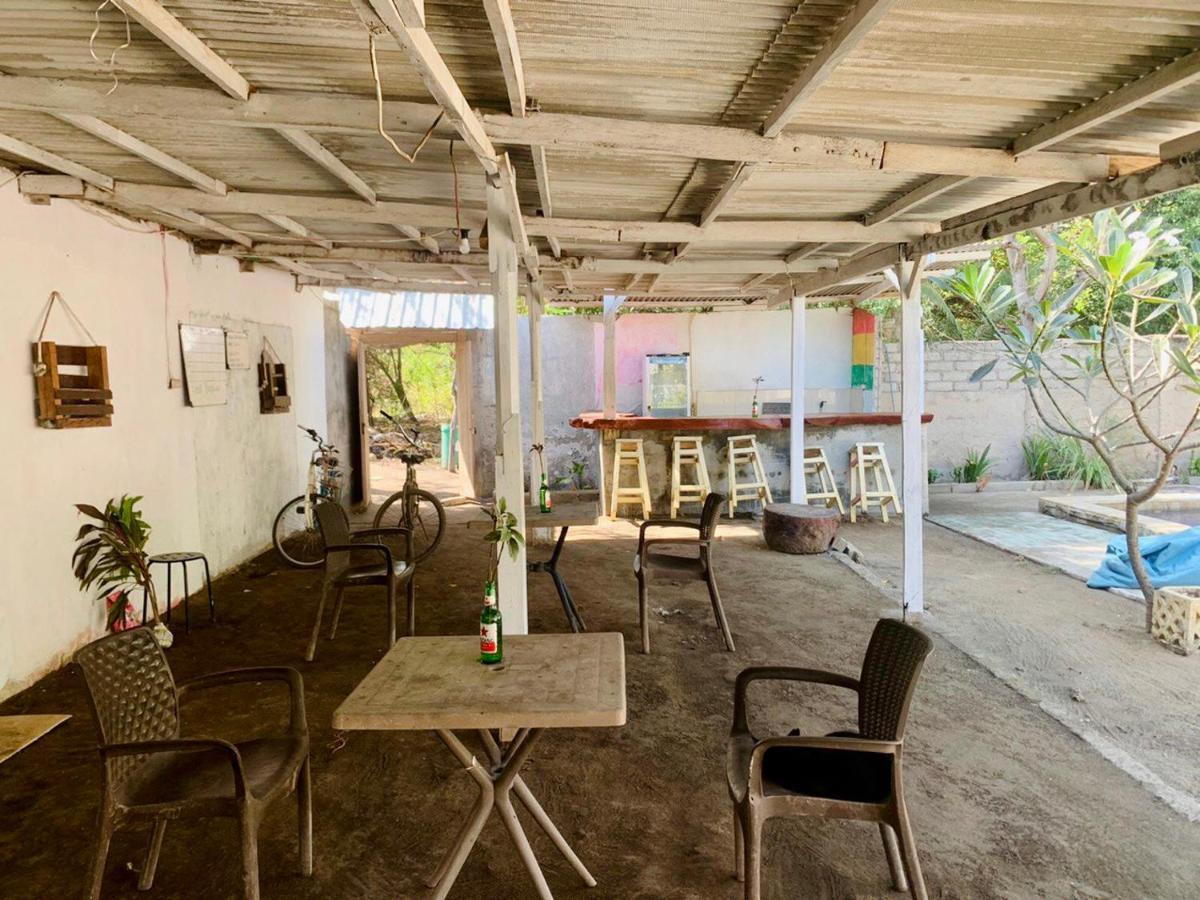Santai Bungalow Τζίλι Τραγουανγκάν Εξωτερικό φωτογραφία