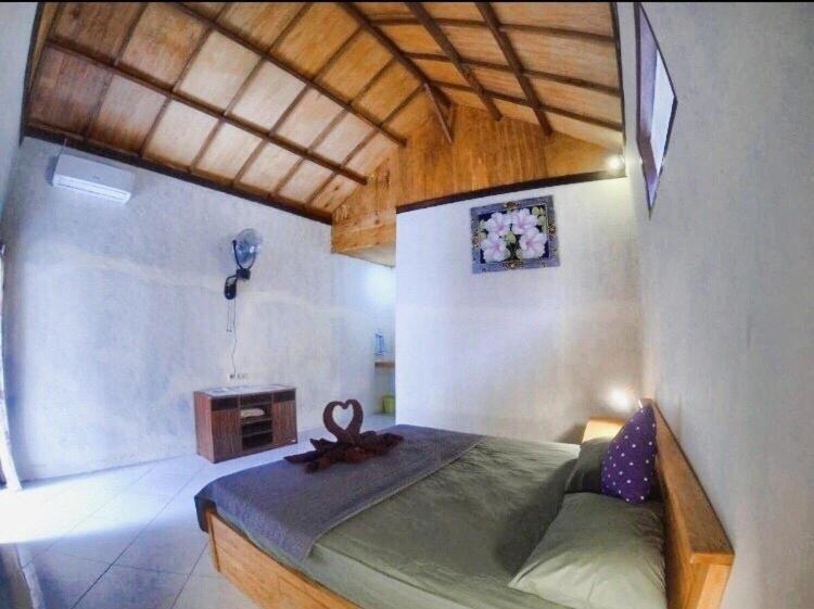 Santai Bungalow Τζίλι Τραγουανγκάν Εξωτερικό φωτογραφία
